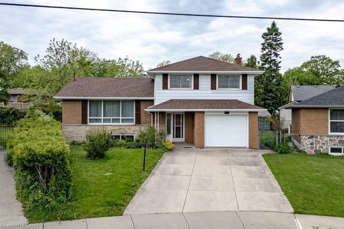 134 Greeningdon Drive, Hamilton, ON, L9A3A9 | Card Image
