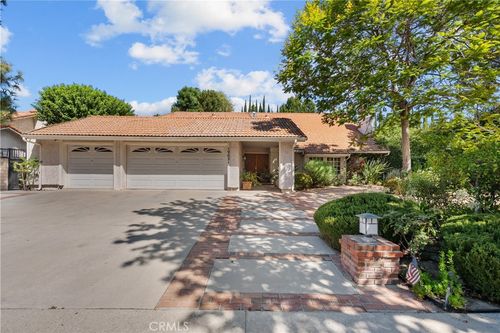 19621 Citronia St, Northridge, CA, 91324-2119 | Card Image