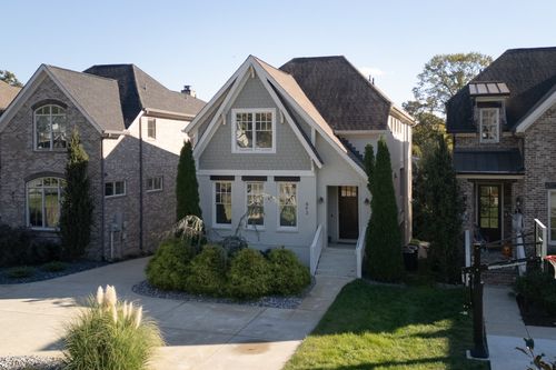 843 Clayton Ave, Nashville, TN, 37204-3001 | Card Image