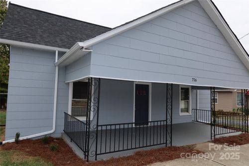 716 E Main St, Maiden, NC, 28650-1422 | Card Image