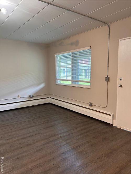 unit-113-1050 N Adams Rd, Birmingham, MI, 48009-5673 | Card Image