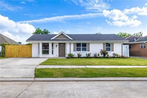 404 Alpaca Dr, Arabi, LA, 70032-1904 | Card Image
