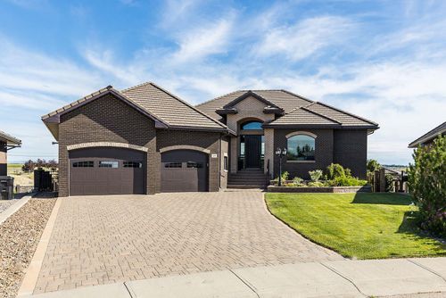 109 Highlands Place, Desert Blume, AB, T1B0H5 | Card Image