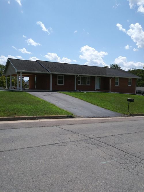 504 Bryan Dr, Vinton, VA, 24179-2816 | Card Image