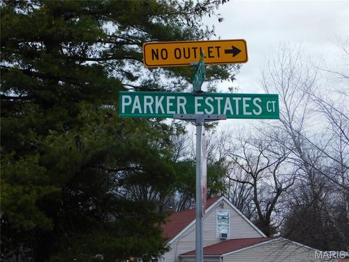 12031 Parker Estates Ct, Florissant, MO, 63033-5042 | Card Image