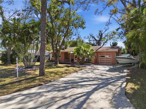 718 Bay Vista Blvd S, ST PETERSBURG, FL, 33705-5945 | Card Image