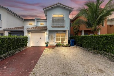 656 Sw 7th Ter, Townhouse with 3 bedrooms, 2 bathrooms and null parking in Florida City FL | Image 1