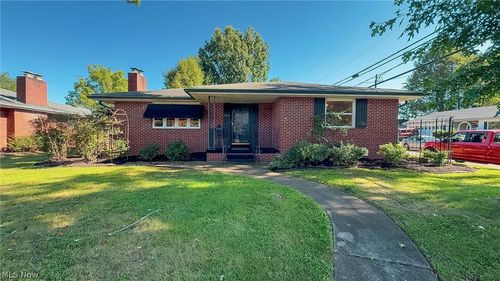 709 37th St, Vienna, WV, 26105-2525 | Card Image