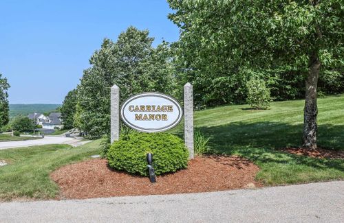 2C Manor Dr, Hooksett, NH, 03106 | Card Image
