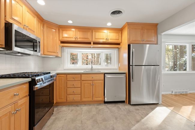 34 Millpond Rd, House other with 3 bedrooms, 2 bathrooms and 3 parking in Sudbury MA | Image 12