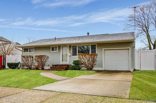 15 Janet Dr, Plainview, NY, 11803-5127 | Card Image