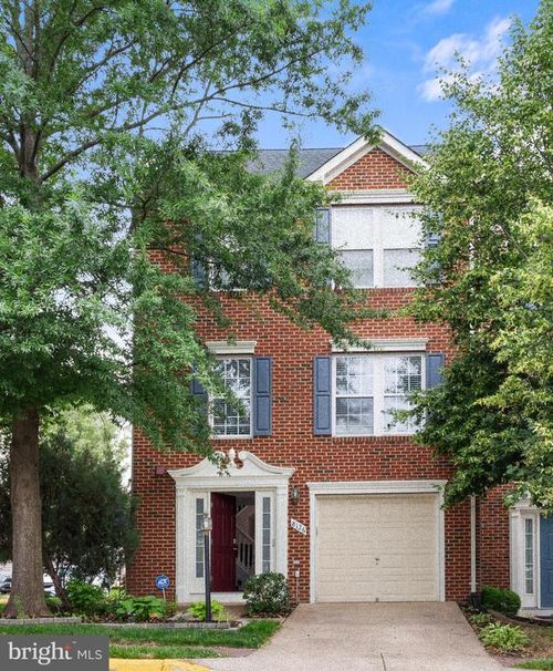 8126 Horseshoe Cottage Cir, LORTON, VA, 22079-2368 | Card Image
