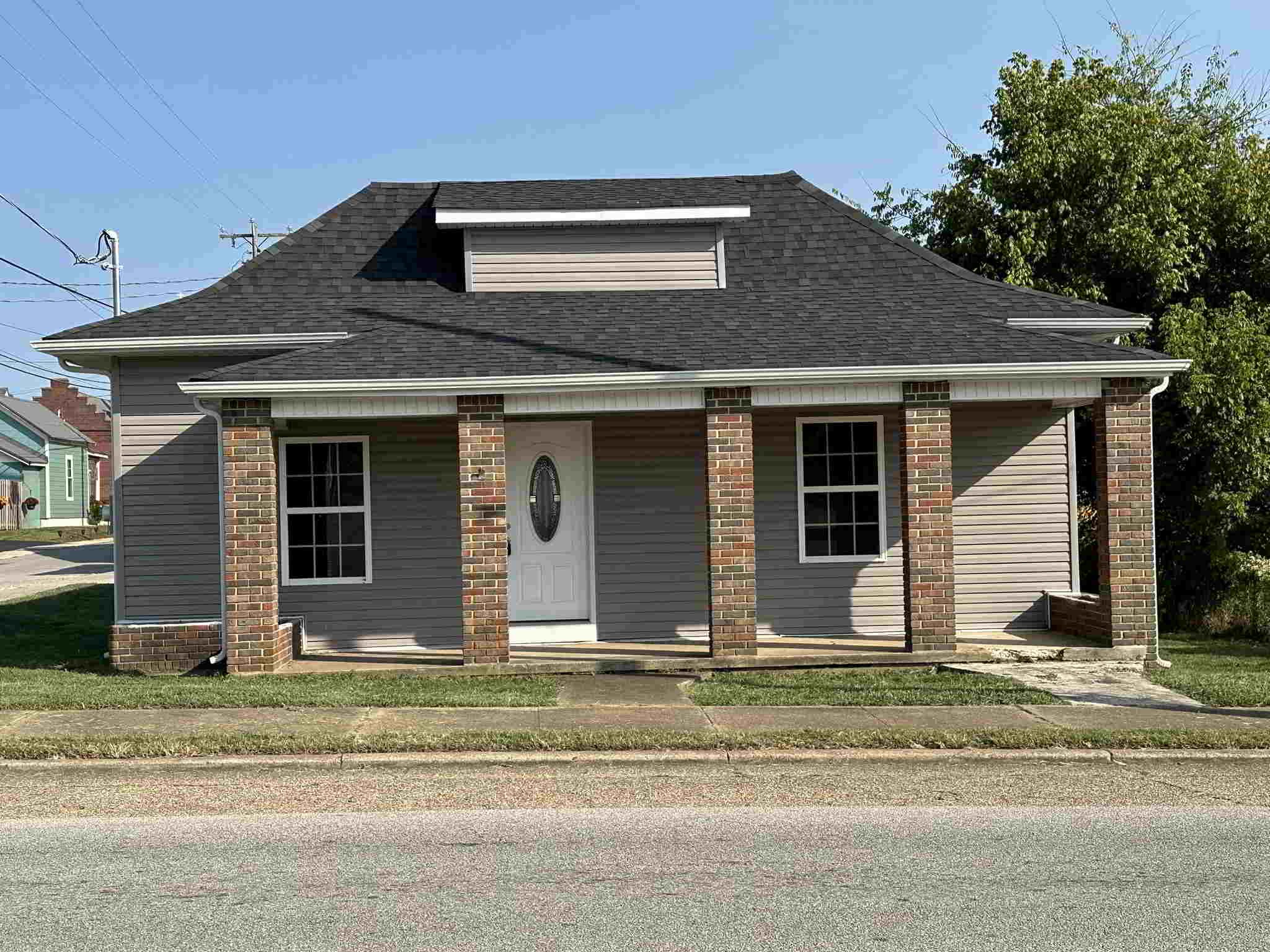 Cumberland St, Cowan, TN 37318