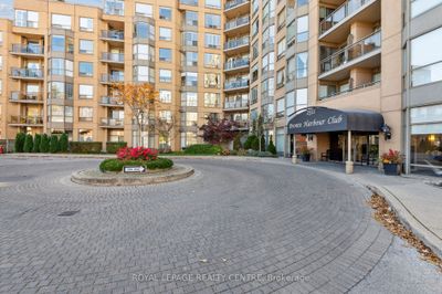 606 - 2511 Lakeshore Rd W, Condo with 1 bedrooms, 1 bathrooms and 1 parking in Oakville ON | Image 1