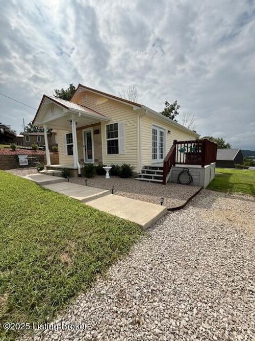 827 Lakeview Cir, Clarkson, KY, 42726-8413 | Card Image