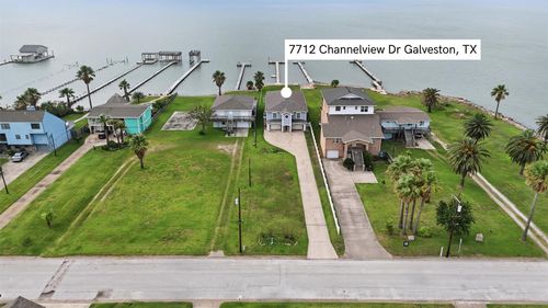 7712 Channelview Dr, Galveston, TX, 77554-9026 | Card Image