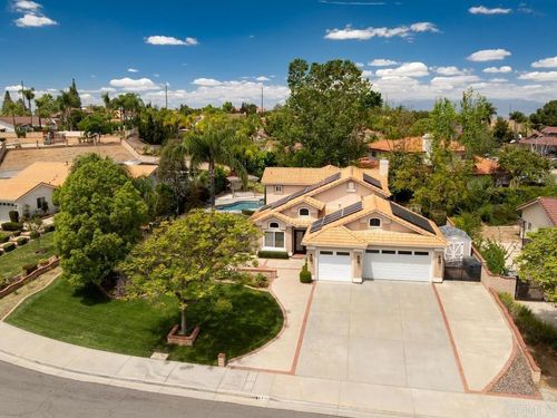 677 Garwood Court, Riverside, CA, 92506 | Card Image