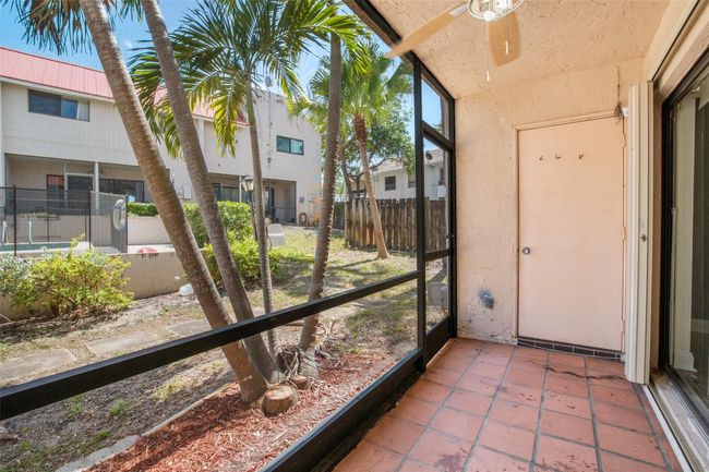 1700 Nw 4 Th Ave, Townhouse with 2 bedrooms, 3 bathrooms and null parking in Boca Raton FL | Image 9