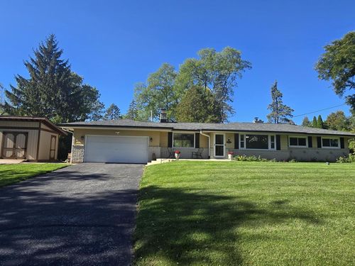 1425 S Sunny Crest Drive, New Berlin, WI, 53146 | Card Image