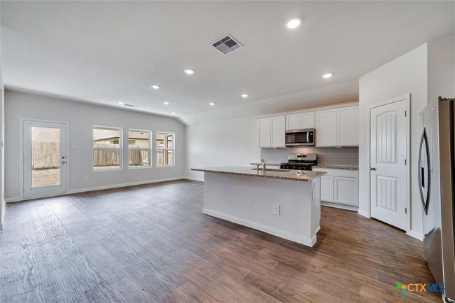 1306 Camden Ln, House other with 4 bedrooms, 2 bathrooms and null parking in Lockhart TX | Image 8