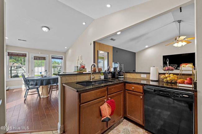 101 Falcon Landing Ct, House other with 3 bedrooms, 2 bathrooms and 3 parking in New Bern NC | Image 13