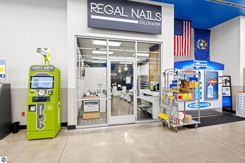 2640 Crossing Cir, Traverse City, MI, 49684 | Card Image