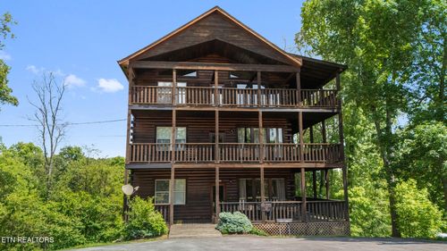 368 Oak Lake Dr, Sevierville, TN, 37876-3407 | Card Image