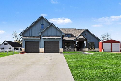 444 Mill Rd, Angleton, TX, 77515-9094 | Card Image