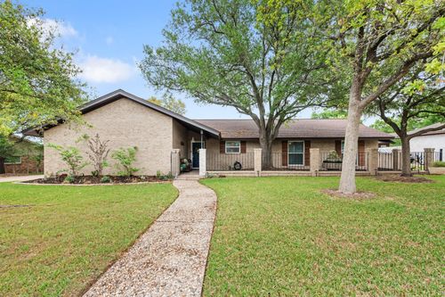 2512 Towering Oaks Dr, Bryan, TX, 77802-2835 | Card Image