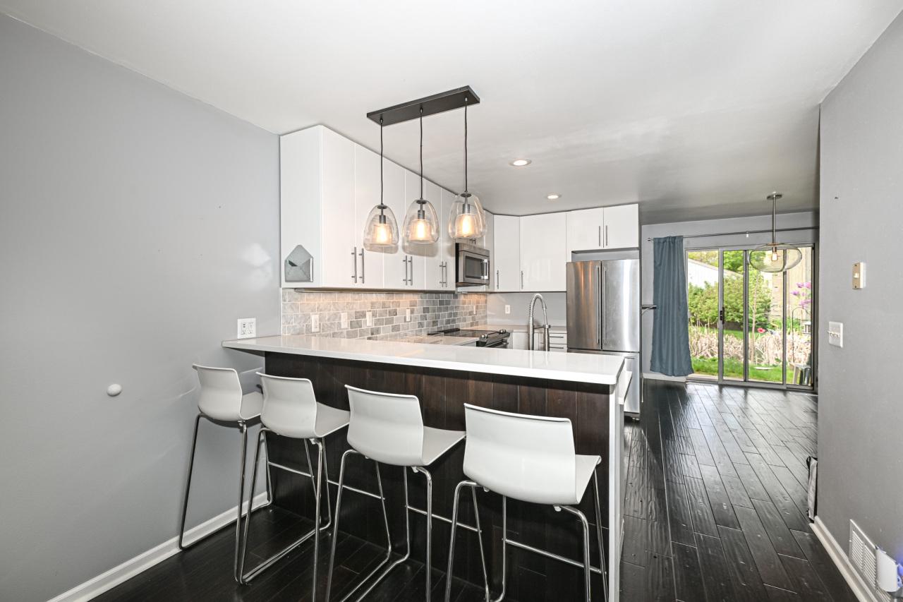 Baldwin Ct, Mequon, WI 53092