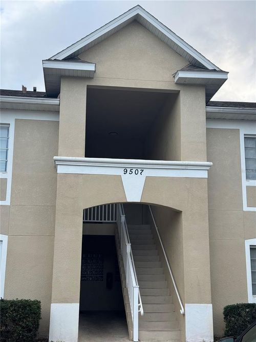 unit-201-9507 Amberdale Ct, RIVERVIEW, FL, 33578-4171 | Card Image