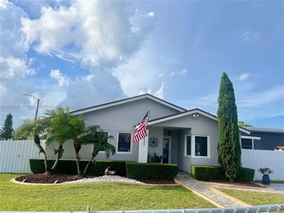 12367 Sw 194th Ter, House other with 3 bedrooms, 2 bathrooms and null parking in Miami FL | Image 1