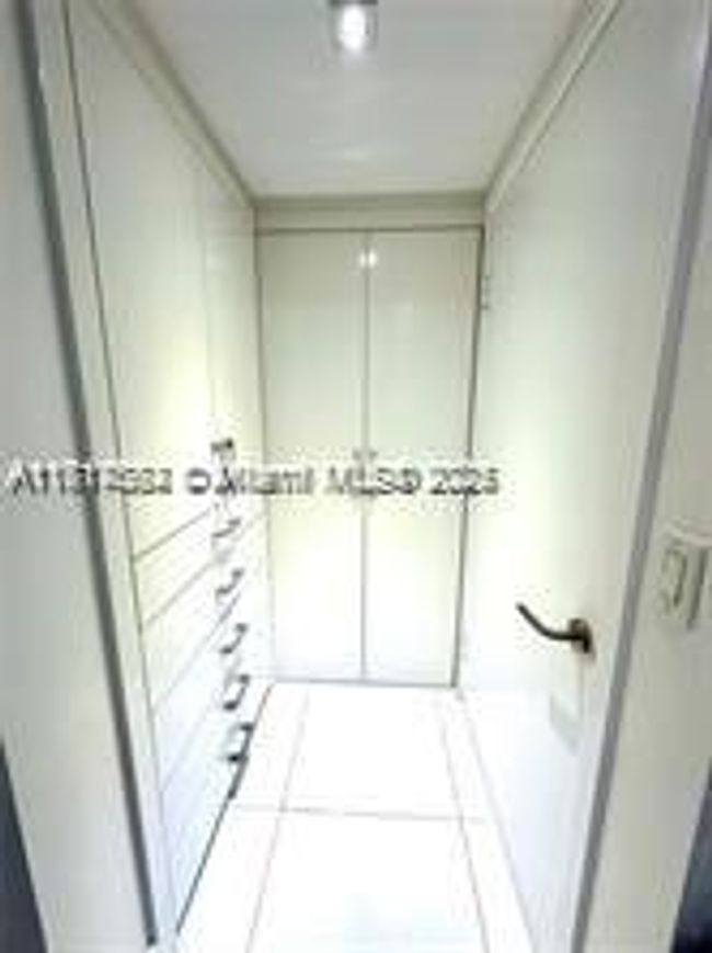APT-304 - 6620 Indian Creek Dr, Condo with 1 bedrooms, 1 bathrooms and null parking in Miami Beach FL | Image 12