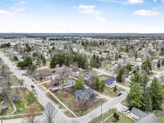 302 W Dresden St, House other with 5 bedrooms, 3 bathrooms and null parking in Kalkaska MI | Image 75