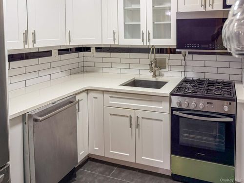 3b-222 Smith, Hempstead, NY, 11520 | Card Image