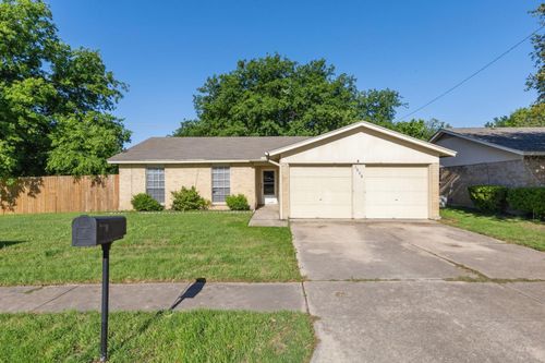 6121 Stardust Dr S, Watauga, TX, 76148-3233 | Card Image