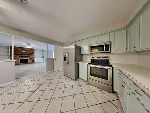 a-10648 Fussel Rd, Conroe, TX, 77385-7206 | Card Image
