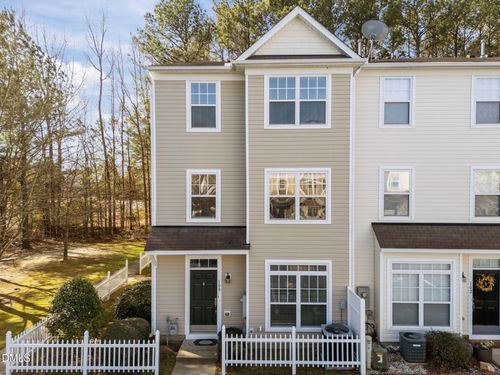 apt-100-8621 Neuse Club Ln, Raleigh, NC, 27616-8044 | Card Image