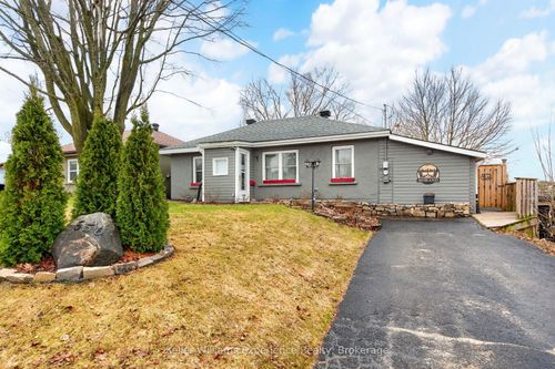 556 Johnson St, Midland, ON, L4R2Z2 | Card Image