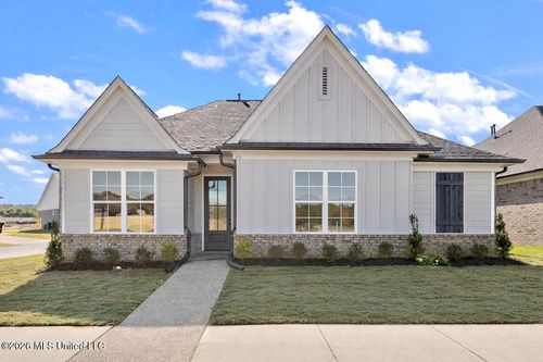 433 Sunflower St, Nesbit, MS, 38651-1080 | Card Image