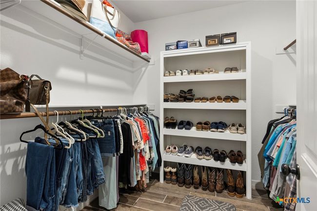 Master Closet | Image 12