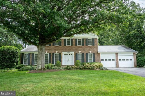 1197 Winter Hunt Rd, Mclean, VA, 22102-2422 | Card Image