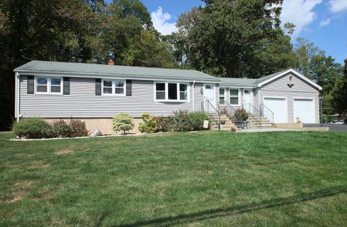 7 Jeffrey Rd, East Haven, CT, 06513-1252 | Card Image