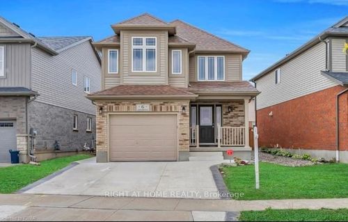 6 Crossbridge Ave, Kitchener, ON, N2A0J9 | Card Image