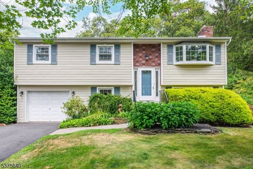 85 Mountain Cir N, West Milford, NJ, 07480-3211 | Card Image