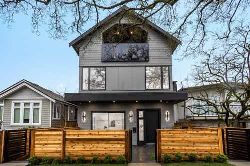 2-3275 Graveley St, Vancouver, BC, V5K3K8 | Card Image
