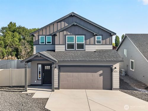 2024 N Oak Rd, Moses Lake, WA, 98837-1005 | Card Image