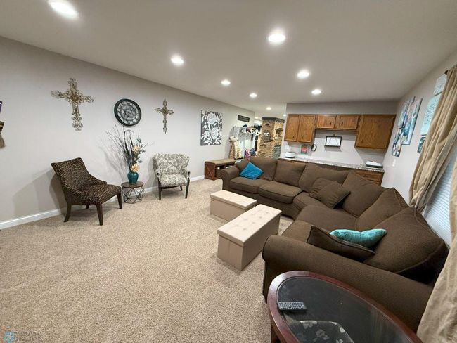 Living Room | Image 12