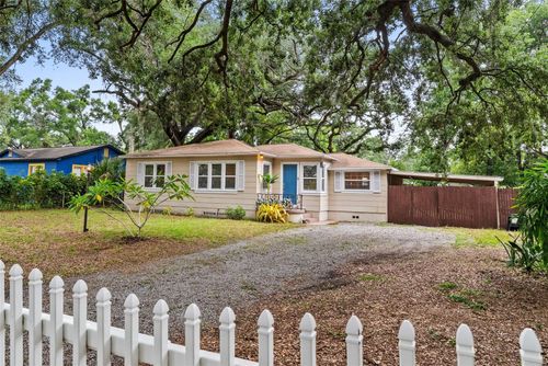 2016 E Powhatan Ave, TAMPA, FL, 33610-8252 | Card Image