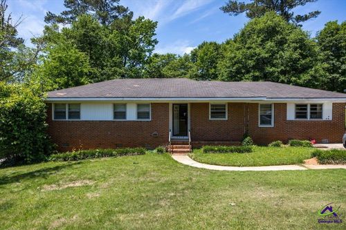 2418 Tredway Dr, Macon, GA, 31211-2218 | Card Image